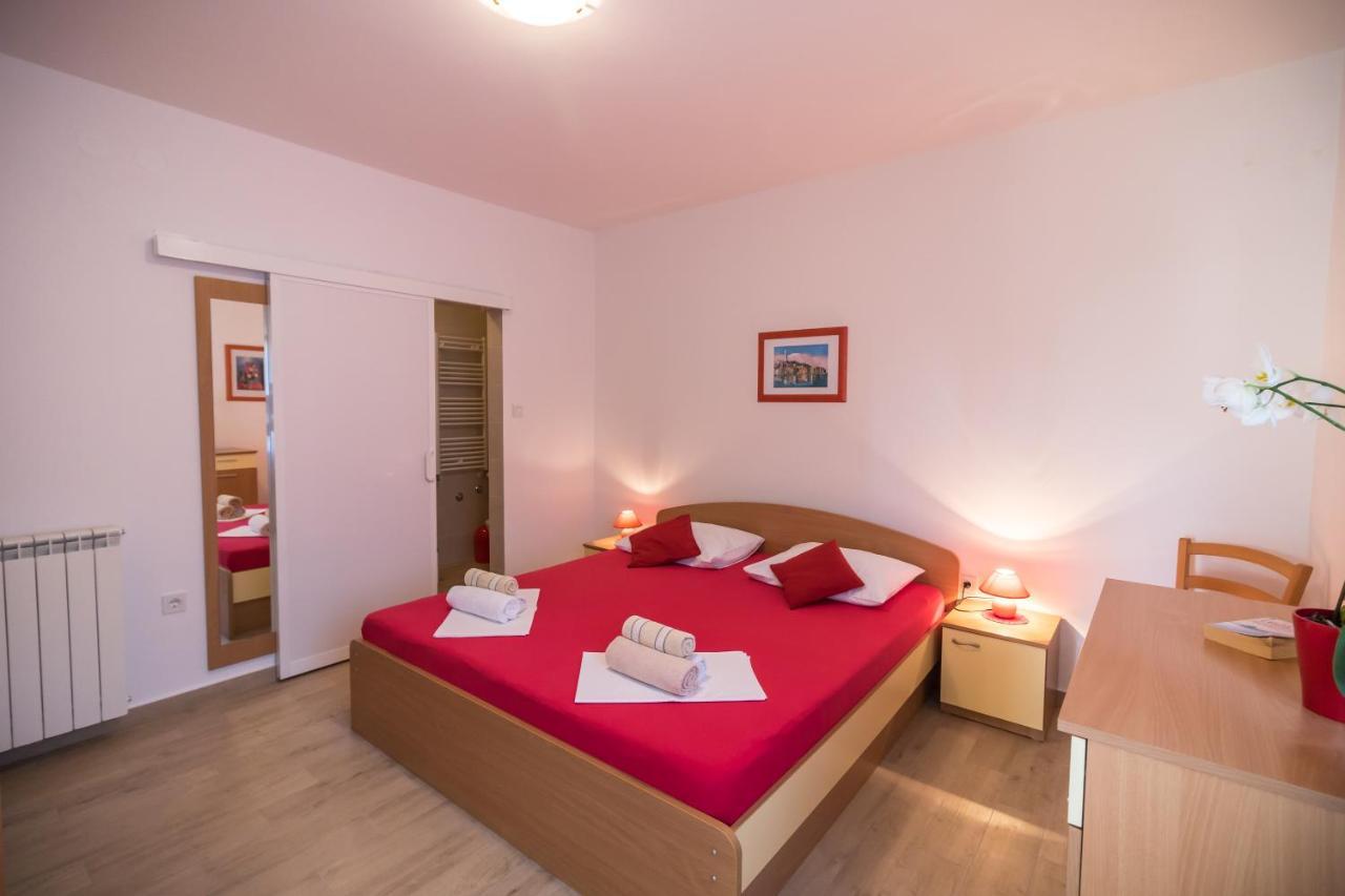Katarina Apartments Rab Town Ngoại thất bức ảnh
