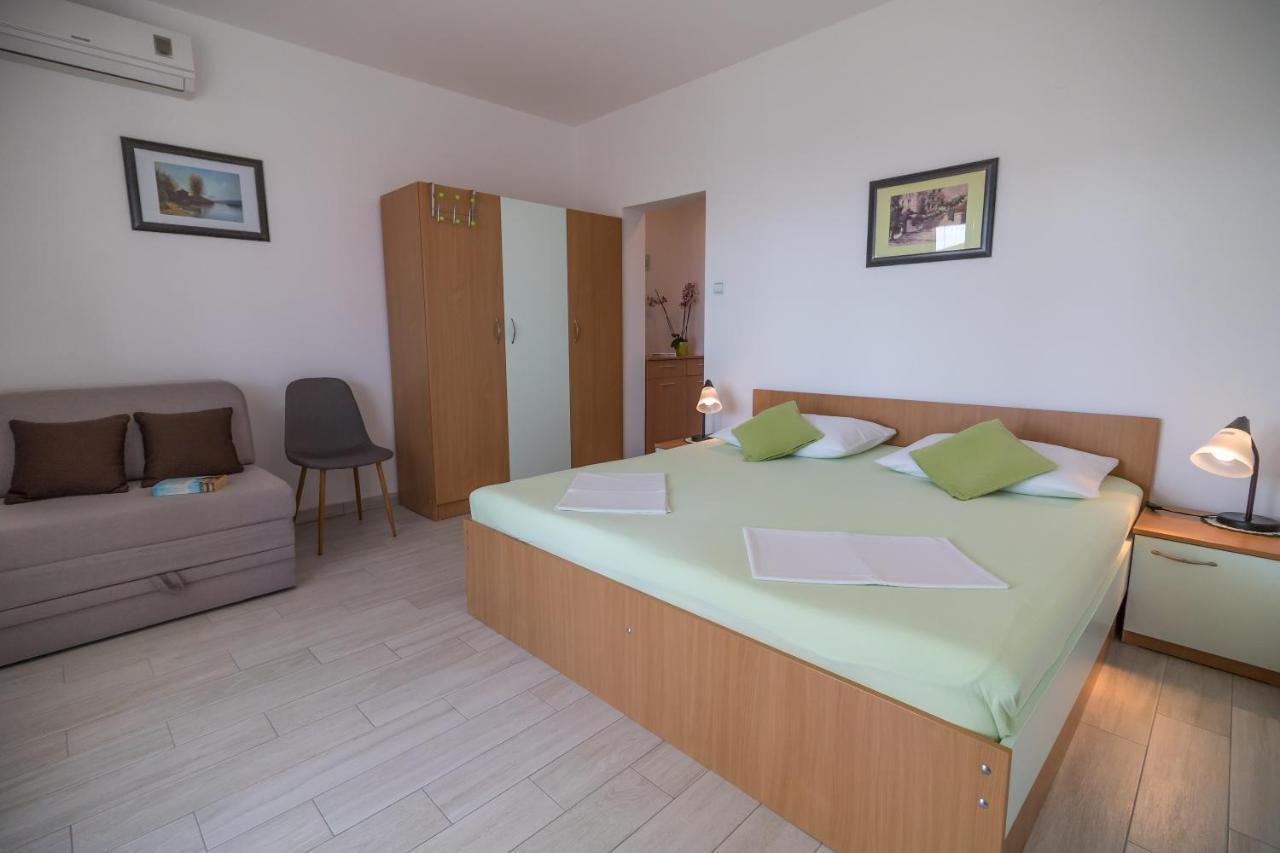 Katarina Apartments Rab Town Ngoại thất bức ảnh